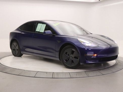 Used 2022 Tesla Model 3 Standard Range image 33
