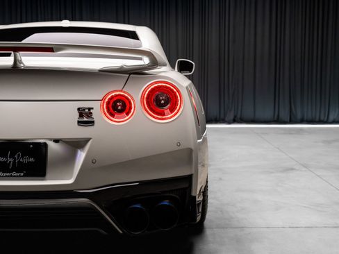 Used 2020 Nissan GT-R Premium AWD/4WD image 50