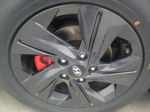 Used 2023 Hyundai Elantra Blue FWD image 31