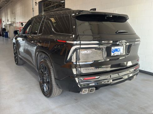 Used 2026 Chevrolet Traverse RS AWD/4WD image 3