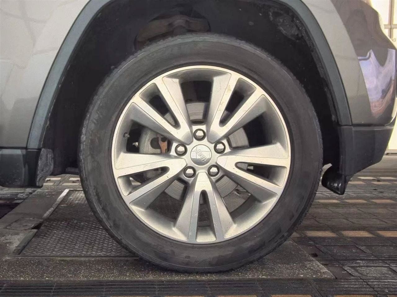 Used 2013 Jeep Grand Cherokee Laredo RWD image 10