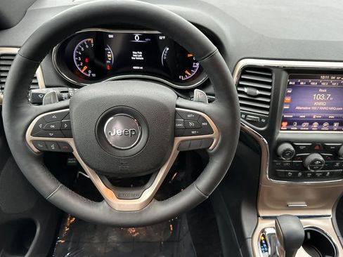 Used 2016 Jeep Grand Cherokee Laredo 75th Anniversary image 14