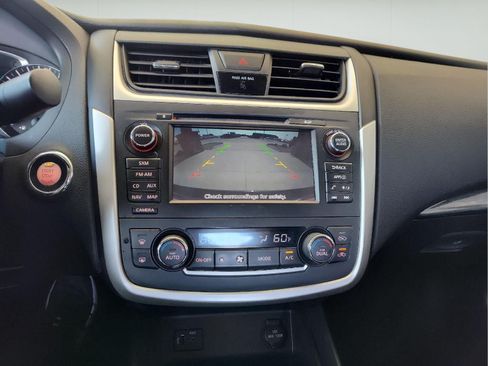 Used 2016 Nissan Altima 3.5 SL FWD image 13