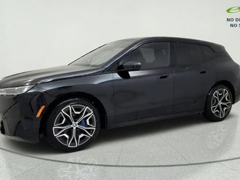 Used 2024 BMW iX xDrive50 w/ Premium Package AWD/4WD image 4