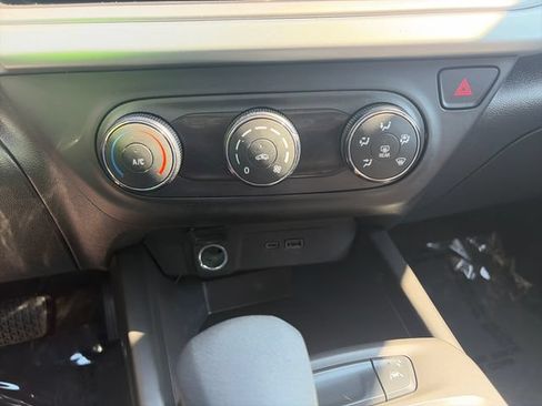 Used 2024 Chevrolet Trax LS FWD image 18