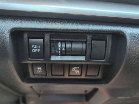 Used 2019 Subaru Crosstrek 2.0i Limited image 15