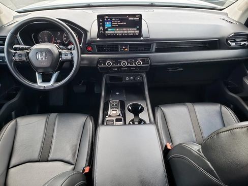 Used 2025 Honda Pilot EX-L image 12