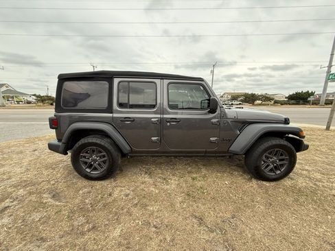 Used 2024 Jeep Wrangler Sport S image 8