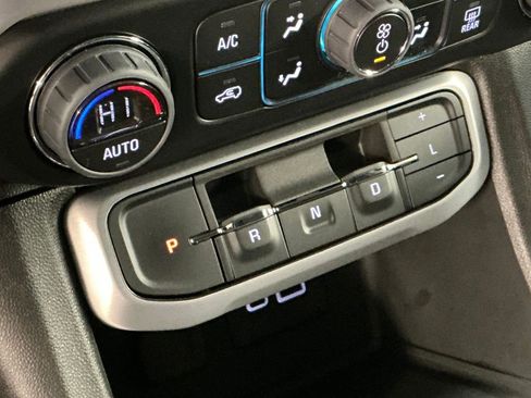 Certified 2023 GMC Acadia SLE w/ Driver Convenience Package image 24