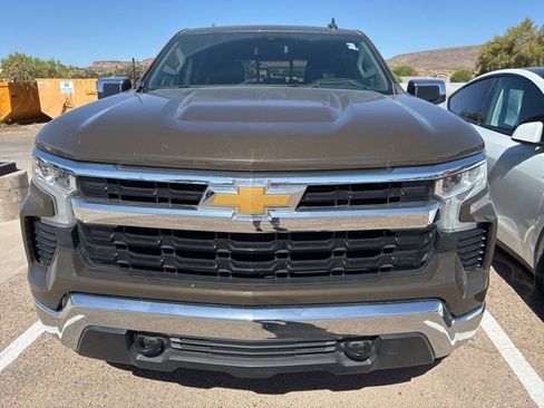 Used 2024 Chevrolet Silverado 1500 LT w/ Z71 Off-Road Package AWD/4WD image 12