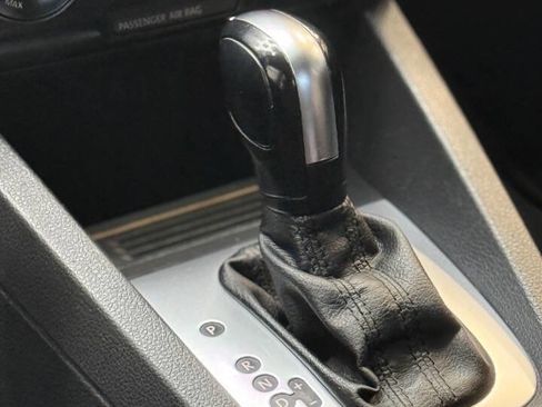 Used 2014 Volkswagen Jetta SE FWD image 12