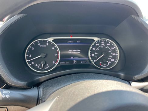 Used 2025 Nissan Sentra SV FWD image 38