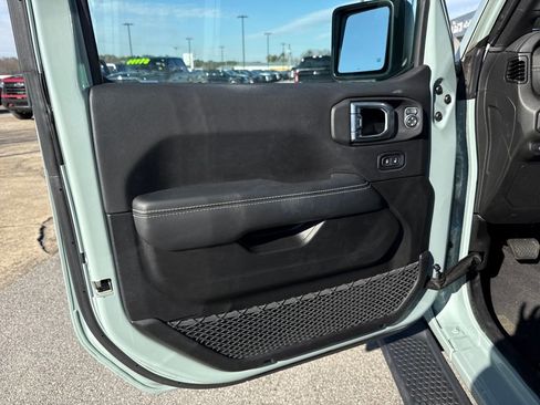 Used 2023 Jeep Wrangler Unlimited Sahara w/ Cold Weather Group image 14