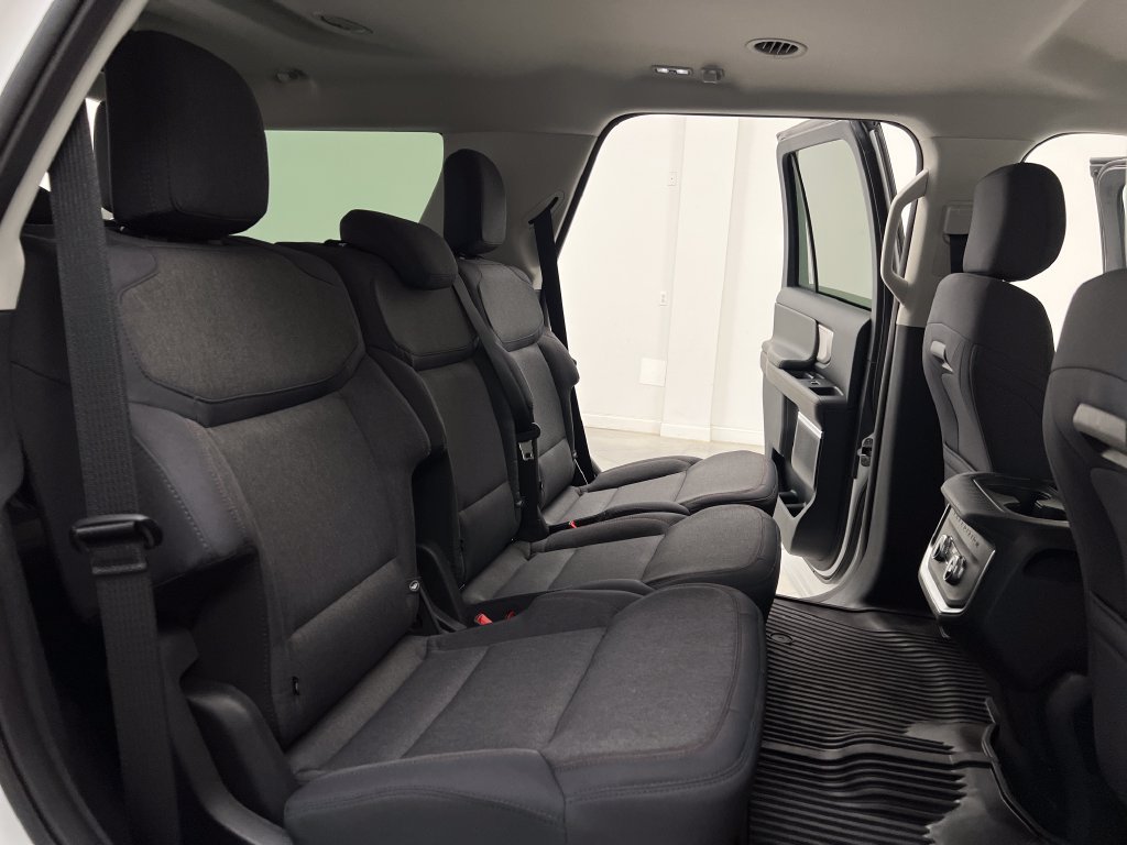 Used 2025 Ford Expedition Active RWD image 23