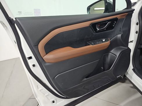 New 2026 Subaru Forester Touring image 11