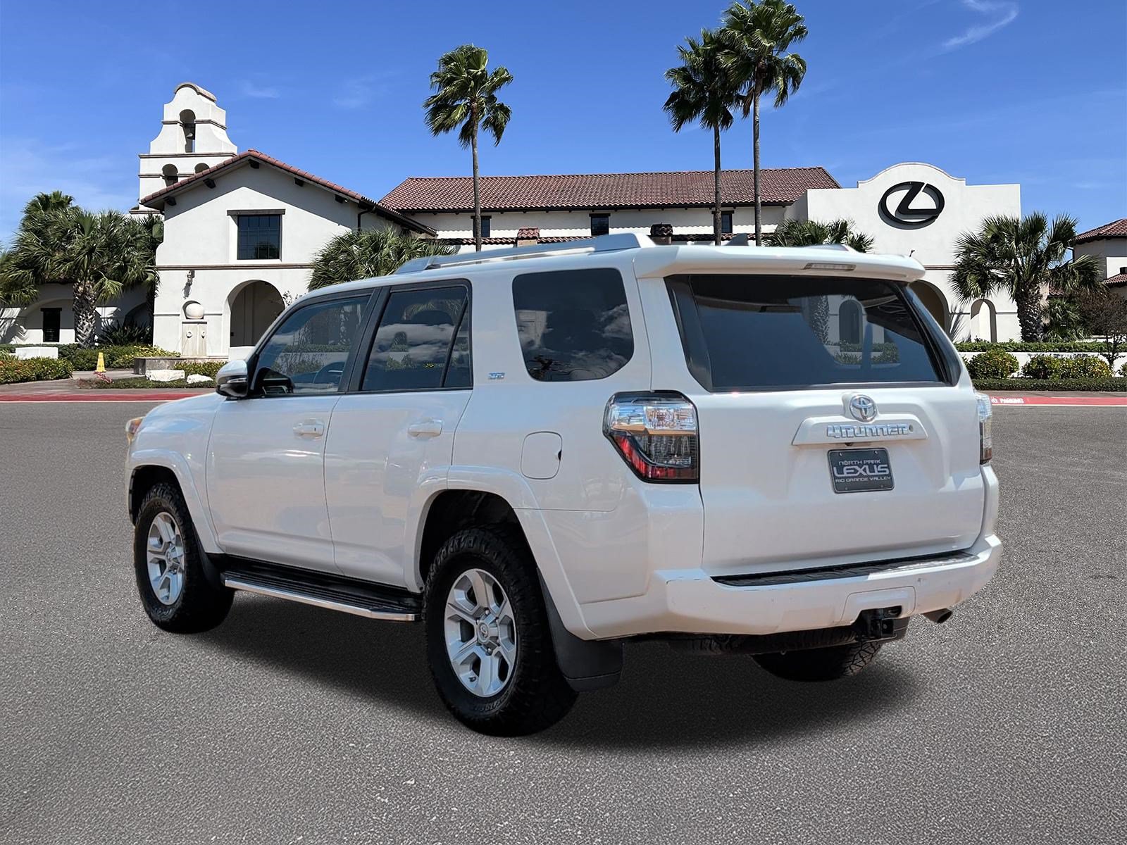 Used 2017 Toyota 4Runner SR5 Premium RWD image 4