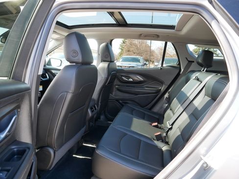 Used 2024 GMC Terrain SLT w/ Infotainment Package II image 35