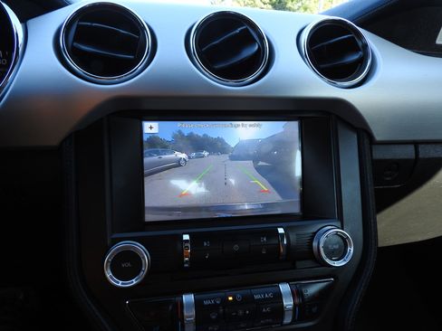 Used 2017 Ford Mustang Premium image 16