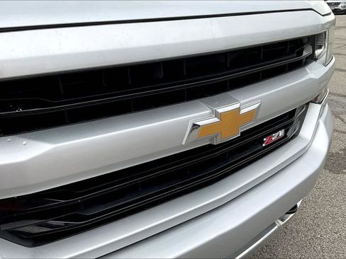 Used 2018 Chevrolet Silverado 1500 LT w/ All Star Edition image 29