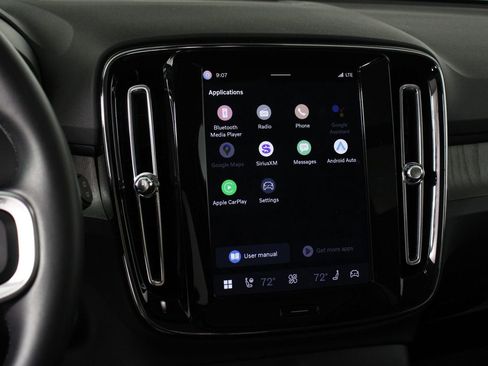 Certified 2025 Volvo XC40 B5 Plus image 9