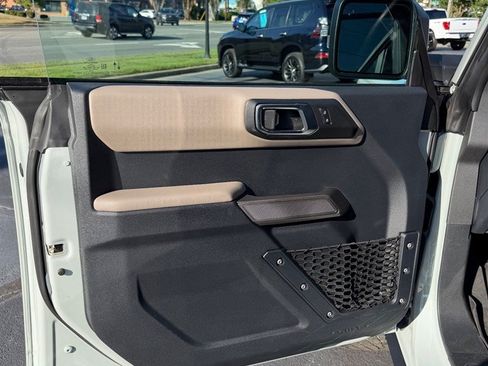 Used 2022 Ford Bronco Wildtrak AWD/4WD image 11