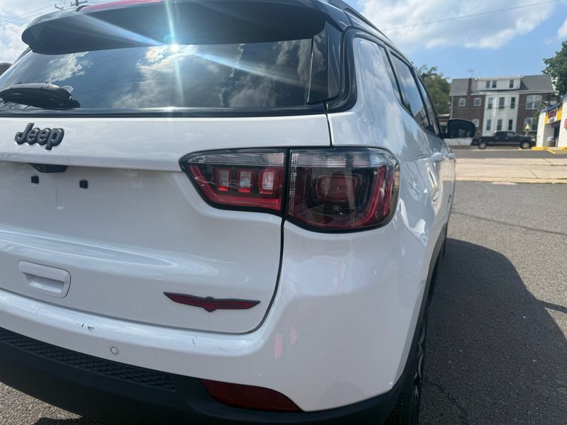 Used 2025 Jeep Compass Trailhawk AWD/4WD image 13