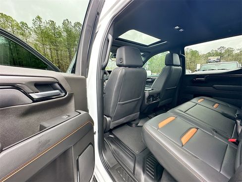 Used 2025 GMC Sierra 1500 AT4 w/ AT4 Premium Package image 17