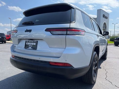 Used 2024 Jeep Grand Cherokee L Laredo image 43