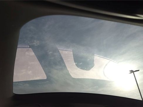 New 2025 Porsche Taycan image 28