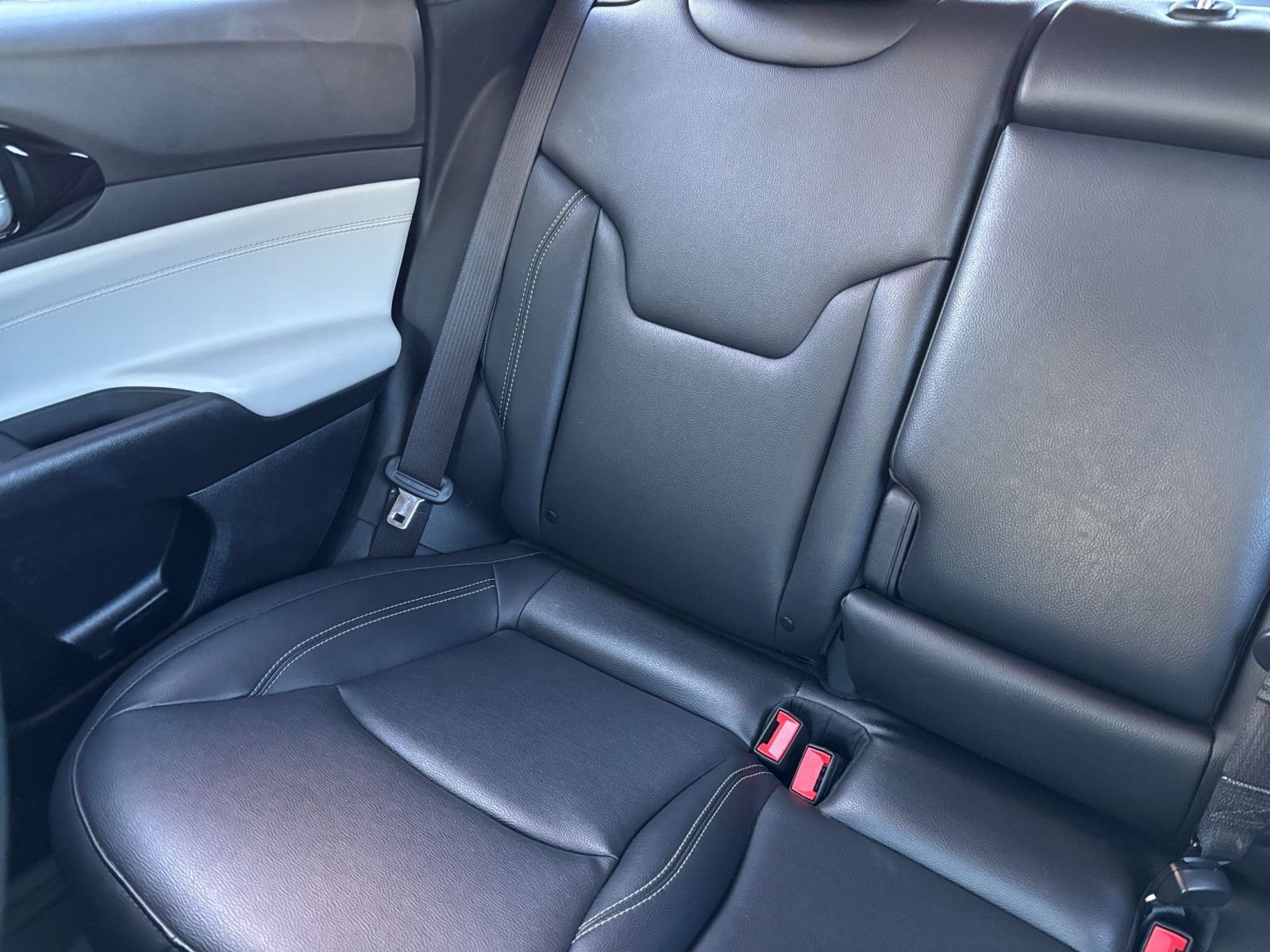 Used 2025 Jeep Compass Limited AWD/4WD image 39
