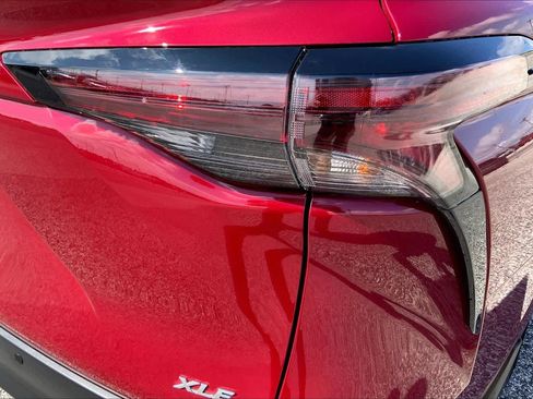Used 2026 Toyota Sienna XLE FWD image 30