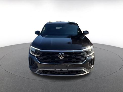 Used 2025 Volkswagen Atlas Cross Sport SE AWD/4WD image 4
