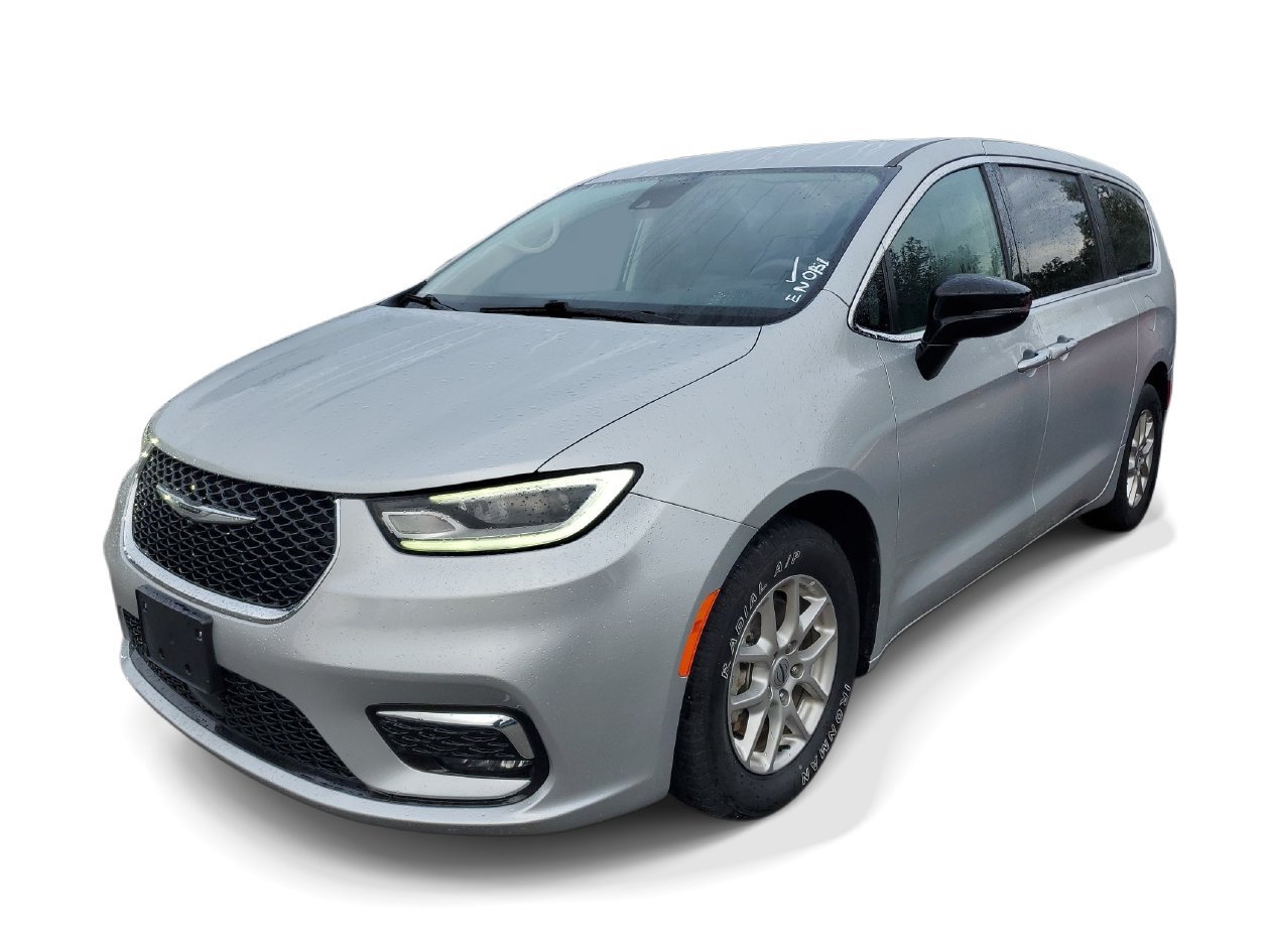 Used 2024 Chrysler Pacifica Touring-L FWD image 2