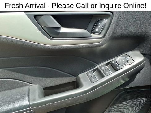 Used 2022 Ford Escape SE AWD/4WD image 11