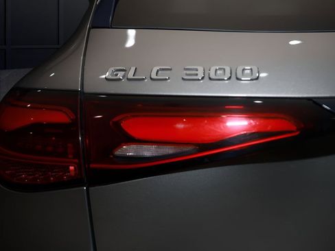 Used 2023 Mercedes-Benz GLC 300 image 32