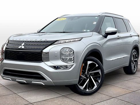 Used 2022 Mitsubishi Outlander SEL image 2