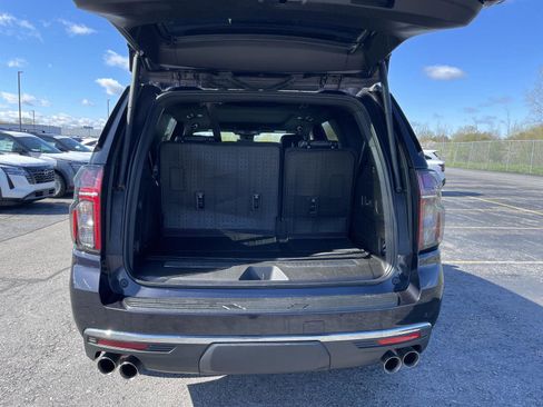 Used 2023 Chevrolet Tahoe Premier AWD/4WD image 9