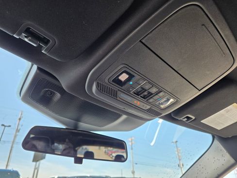 Used 2020 Ford Explorer XLT w/ Equipment Group 202A image 19