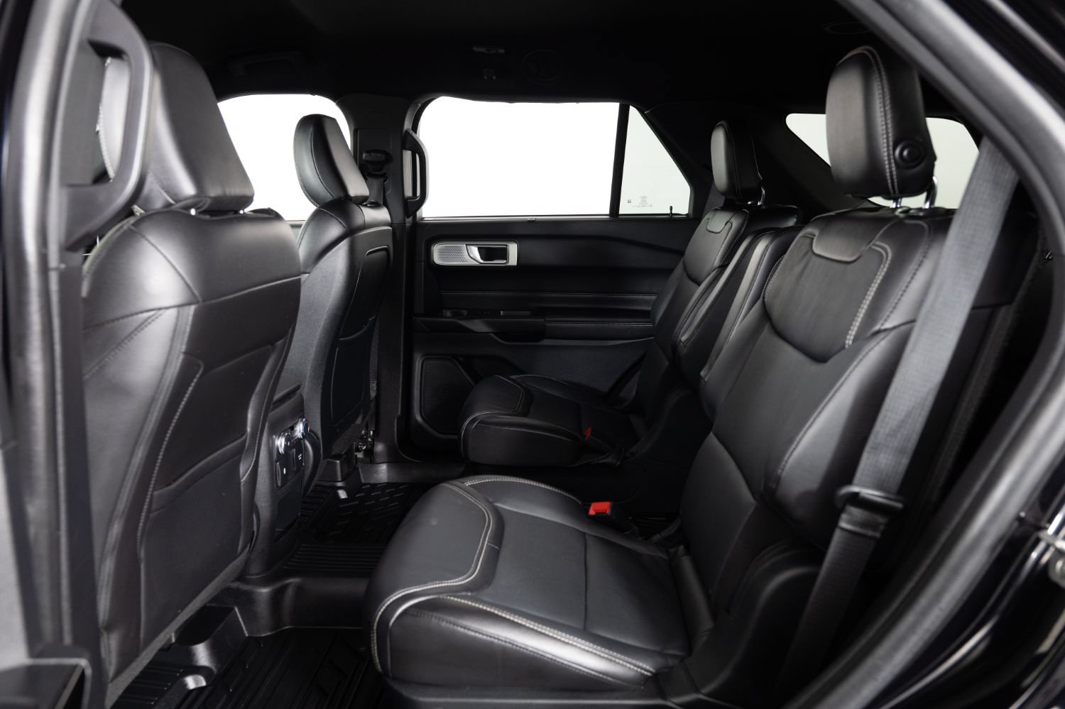 Used 2020 Ford Explorer ST w/ Premium Technology Package AWD/4WD image 18