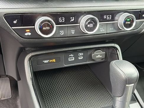 Used 2024 Honda CR-V EX image 17