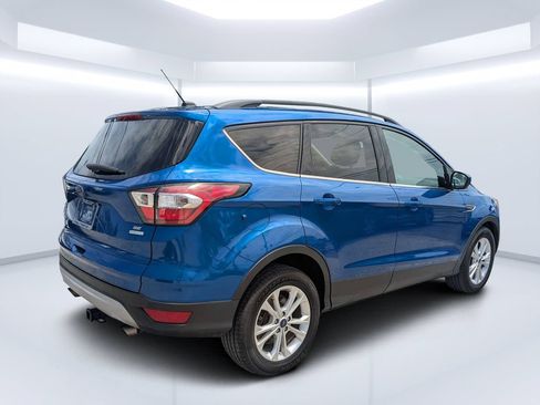 Used 2017 Ford Escape SE w/ Equipment Group 201A FWD image 3