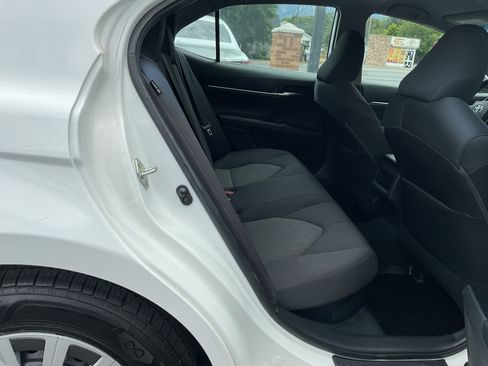 Used 2019 Toyota Camry LE w/ Fleet Convenience Package FWD image 12