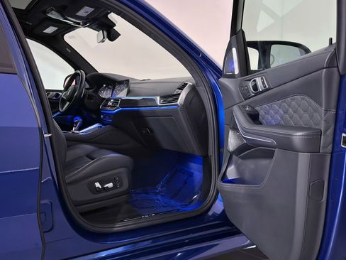 Used 2020 BMW X5 M Competition w/ Executive Package image 26