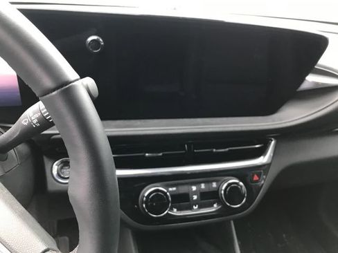 Used 2024 Buick Envista Sport Touring w/ Convenience I Package image 5