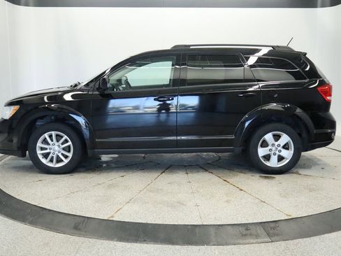 Used 2017 Dodge Journey SXT w/ Comfort/Convenience Group AWD/4WD image 2
