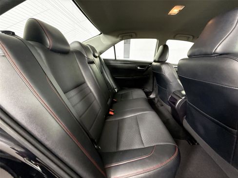 Used 2017 Toyota Camry SE FWD image 30