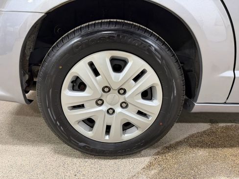 Used 2019 Dodge Grand Caravan SE image 50