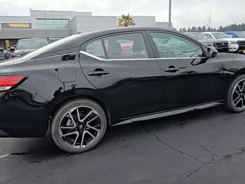New 2025 Nissan Sentra SR image 8