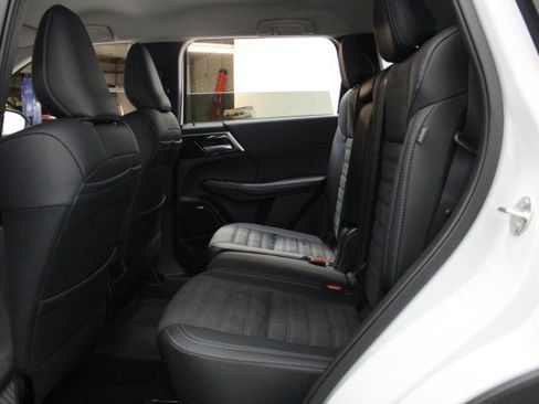 New 2026 Mitsubishi Outlander SE image 24