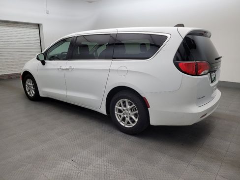 Used 2023 Chrysler Voyager LX FWD image 3